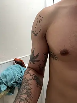 latinoxx1992 Show in webcam