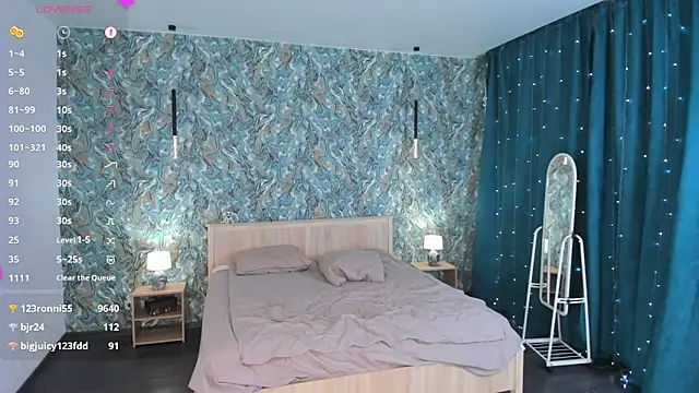 OdellaFrake's Live XXX Chat