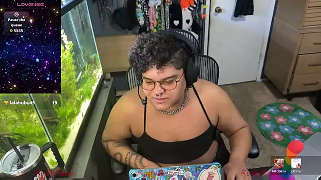 RudyRebel: διαδικτυακό σόου στην κάμερα