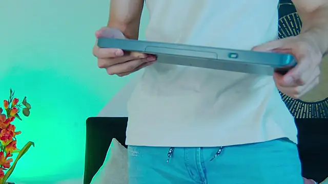 AlessioVitale Obrolan Langsung XXX