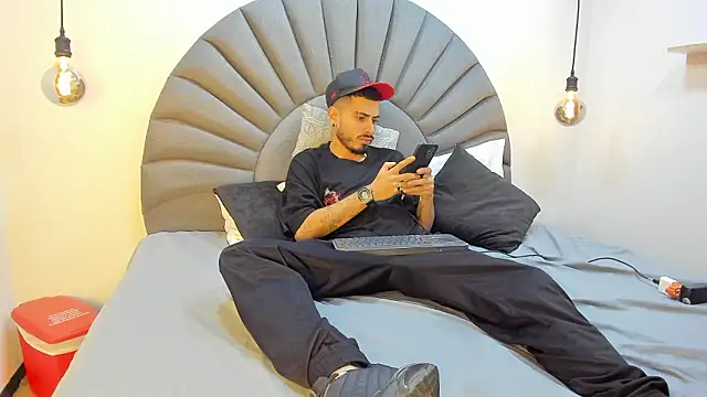 MatthewCullen élő XXX-chatje