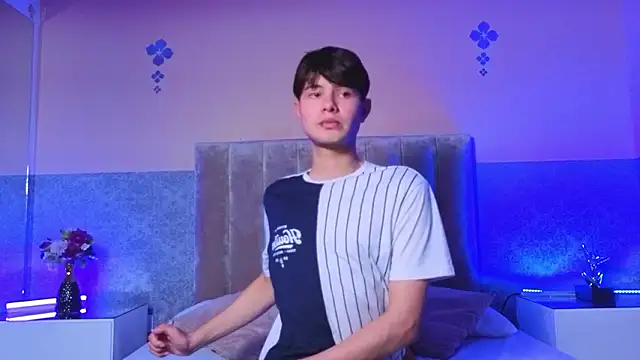 Derek_Sinn Live XXX-Chat