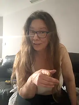 Janie-Busty-Milf's Live XXX Chat