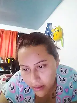 yeleziaのライブXXXチャット