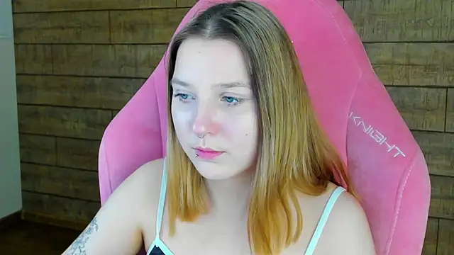 Chat +18 de TinnaBurton ao vivo