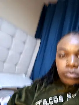 Chatroom XXX en direct de queen_arianna