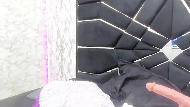 Chatroom XXX en direct de HOTTIE_MIA_