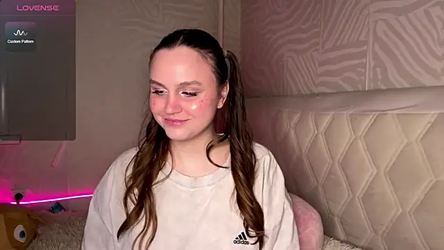 Barbie_Charm_: онлайн-секс-чат