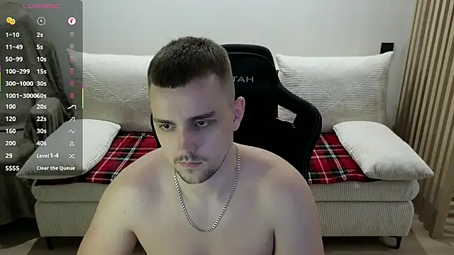 Larstar01: онлайн-секс-чат