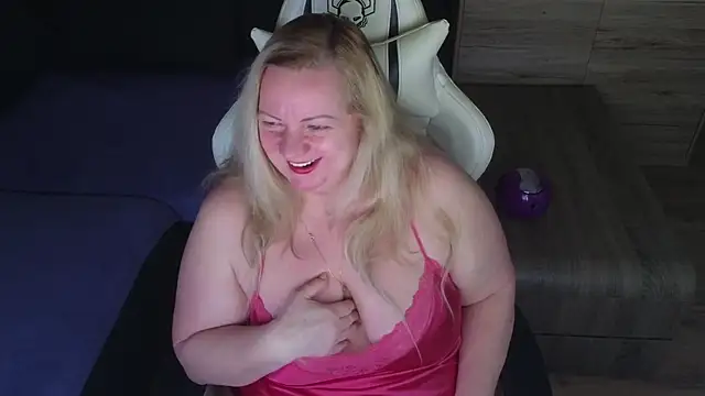 MolligSpiellen Live XXX chat