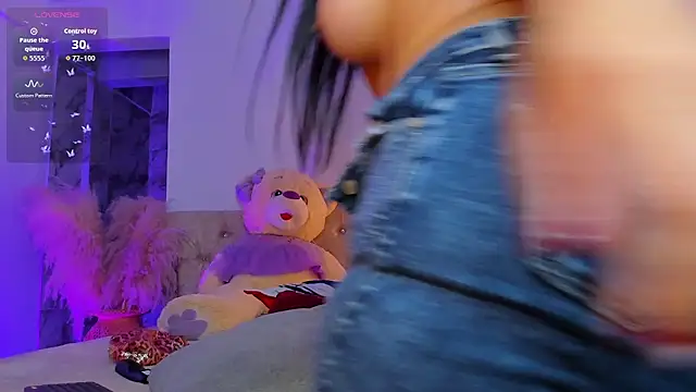 Sarahballiston_ Chat XXX live