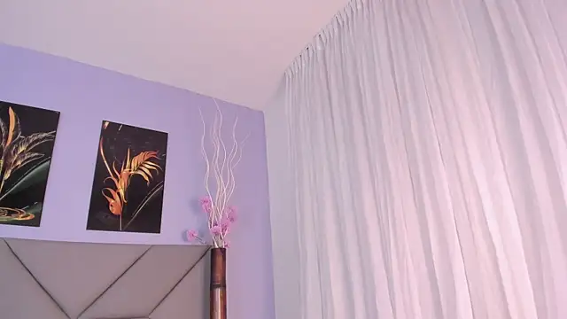 Chat +18 de Kimberly_martinezz ao vivo