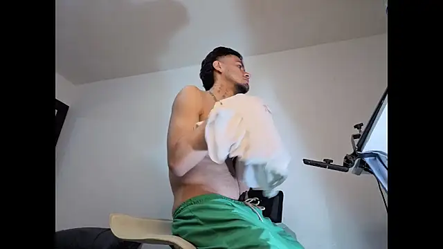 RyanMira live XXX chat