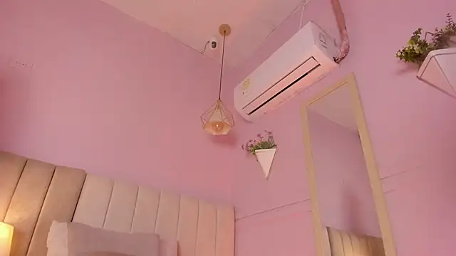 _lucia_18: онлайн-секс-чат