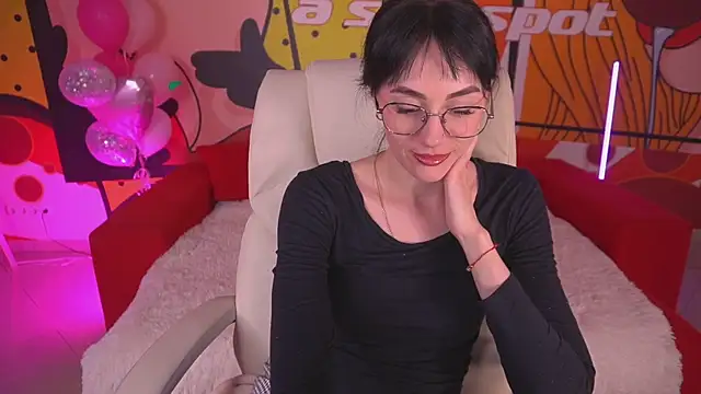 Pokazy przed kamerką – EviLune