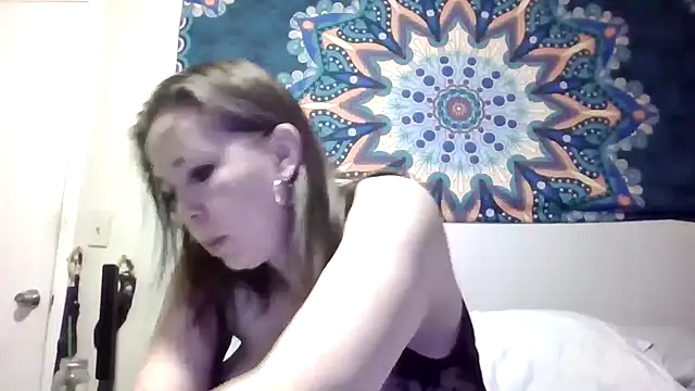 curvymaturemaryjane Show in webcam