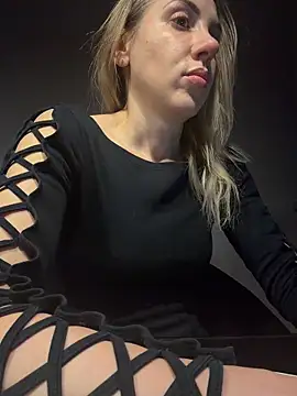 Chat XXX en directo de ElenaWhitmore