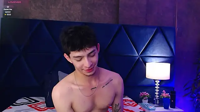 Logan_Woods live XXX chat