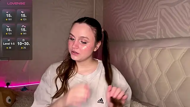 Barbie_Charm_ élő XXX-chatje