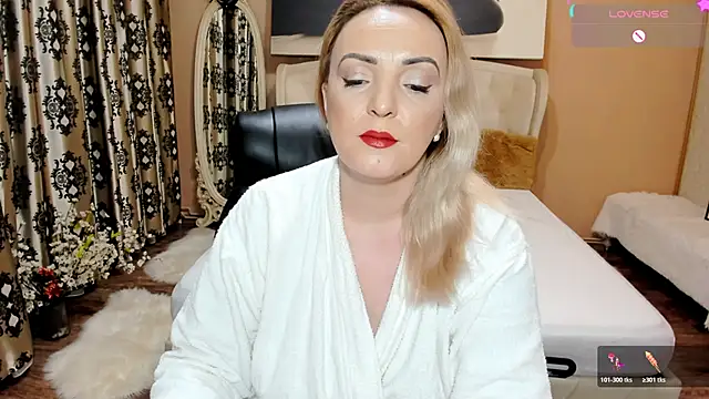 دردشة AnneRainn الجنسية المباشرة