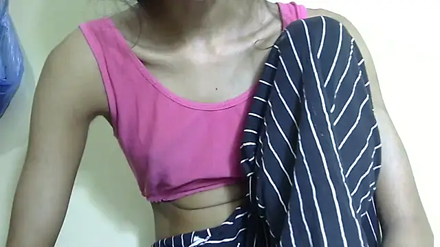 Anu_tiny Adlı Modelin Canlı XXX Sohbeti