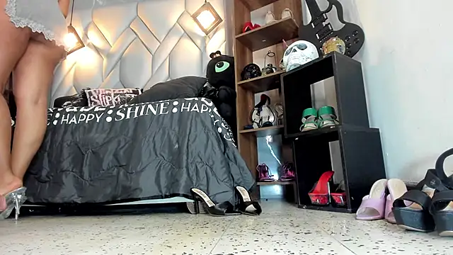 Chat +18 de MirandaHaguen ao vivo