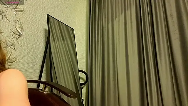 MissPompadure 网络视讯表演