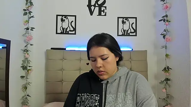 LinaBrowm 即時 XXX 聊天