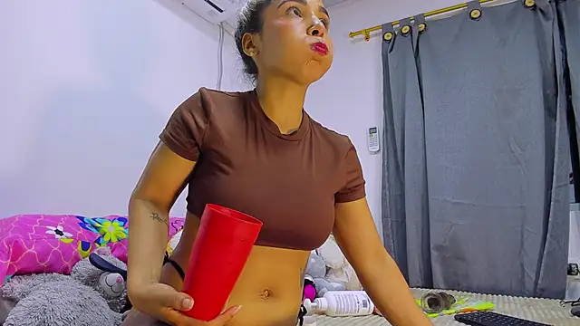 vennuss19 Chat XXX in diretta