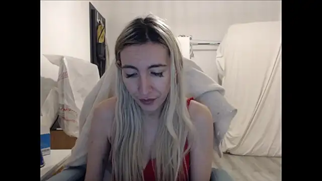 دردشة BarbieBlondieGirl الجنسية المباشرة