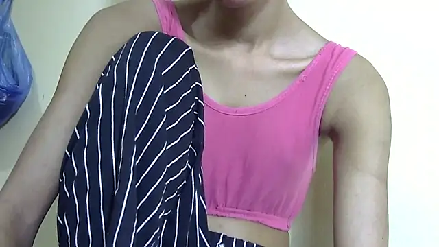 Anu_tiny Chat XXX live