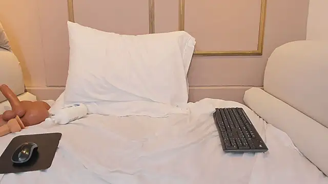 NahimiThompson élő XXX-chatje