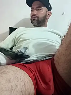 Chat XXX en directo de hairyandbigmann