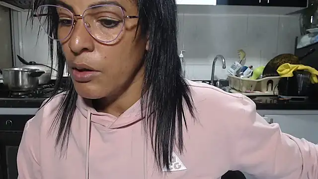 kateleyagrey's Live XXX Chat