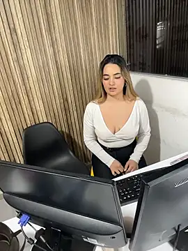 Chat +18 de Antonella_Julieta ao vivo