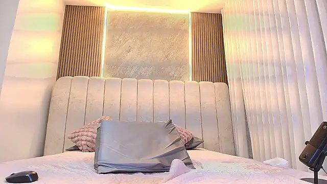 Chat +18 de kata_hazel ao vivo