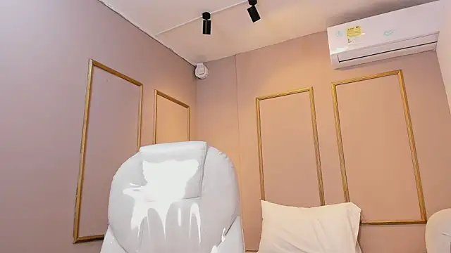 NahimiThompson 现场XXX聊天