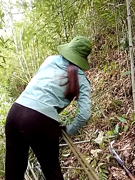 ngan-cute Chat XXX in diretta