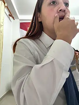 Emily-7_: онлайн-секс-чат