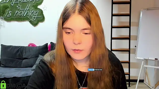 MiraaBloom Chat XXX in diretta