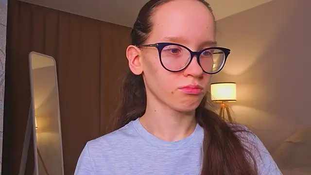 Pokazy przed kamerką – BettyBrowni