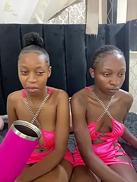 SexyPetitex25 Chat XXX live