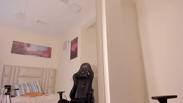 Онлайн чат XXX emily__mcqueen