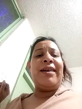 Camil4_milf_1のライブXXXチャット