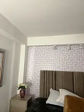 naishaa_ Chat XXX live