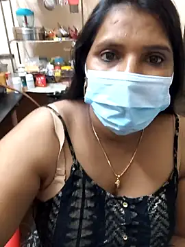 Tamil_uma_69's Live XXX Chat