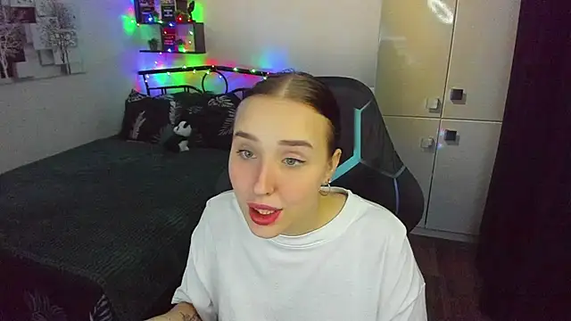 CrazyBitchInLace Live XXX-Chat