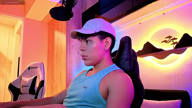 Almiboysn Live XXX chat