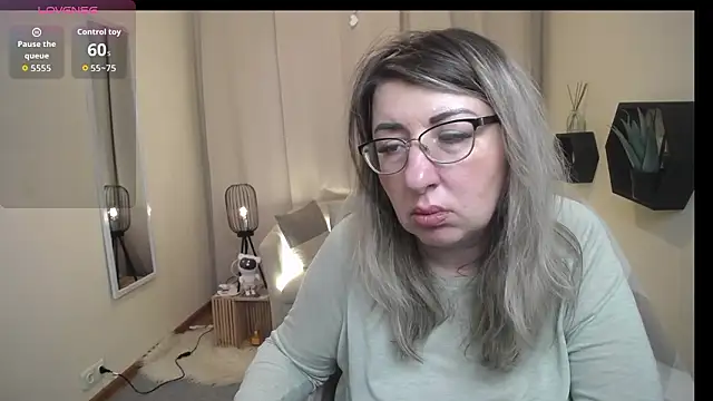 KKMimiKK élő XXX-chatje