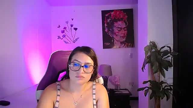 esmeraldaa230 라이브 XXX 채팅